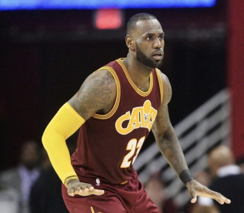 Yabo Sports-香伯特：若你没听詹姆斯的站位要求，他会乱传球让教练换下你
